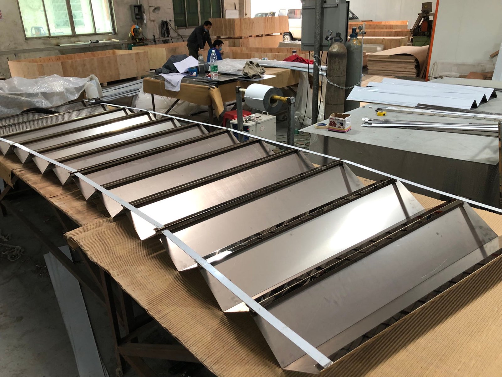 Production of metal ceiling panels by NEXTOP for a casino in South Korea